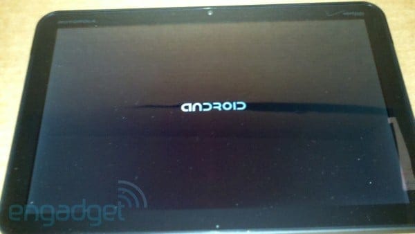 Motorola Tablet Specs and Blurry Pics Leaked