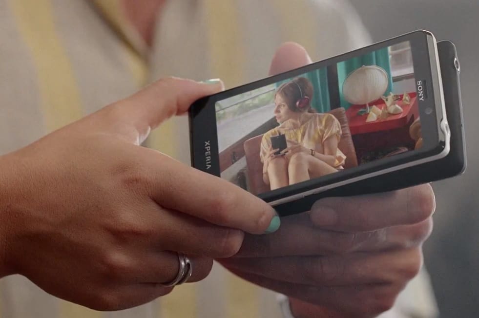 Watch the new Sony Xperia T Ad, highlights its one-tap image sharing feature