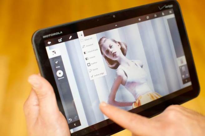 Adobe Photoshop Touch updated. Includes support for 7-inch tablets.
