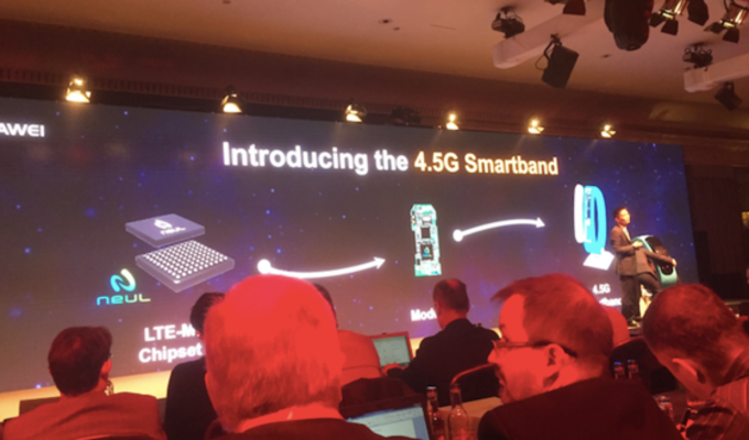 Huawei introduces the world’s first LTE supported smartband