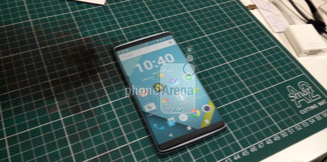 Alleged pictures of OnePlus 2 show both sides of smartphone