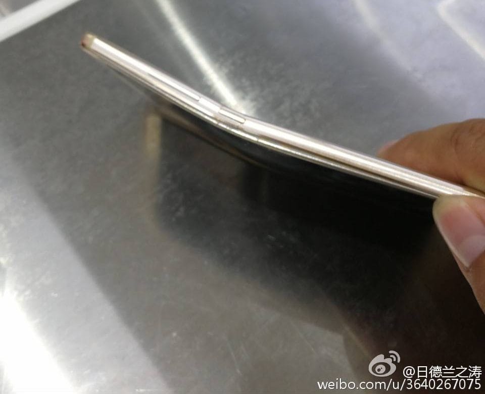 It is Huawei Mate 9 turn to bend, and it does without cracking!