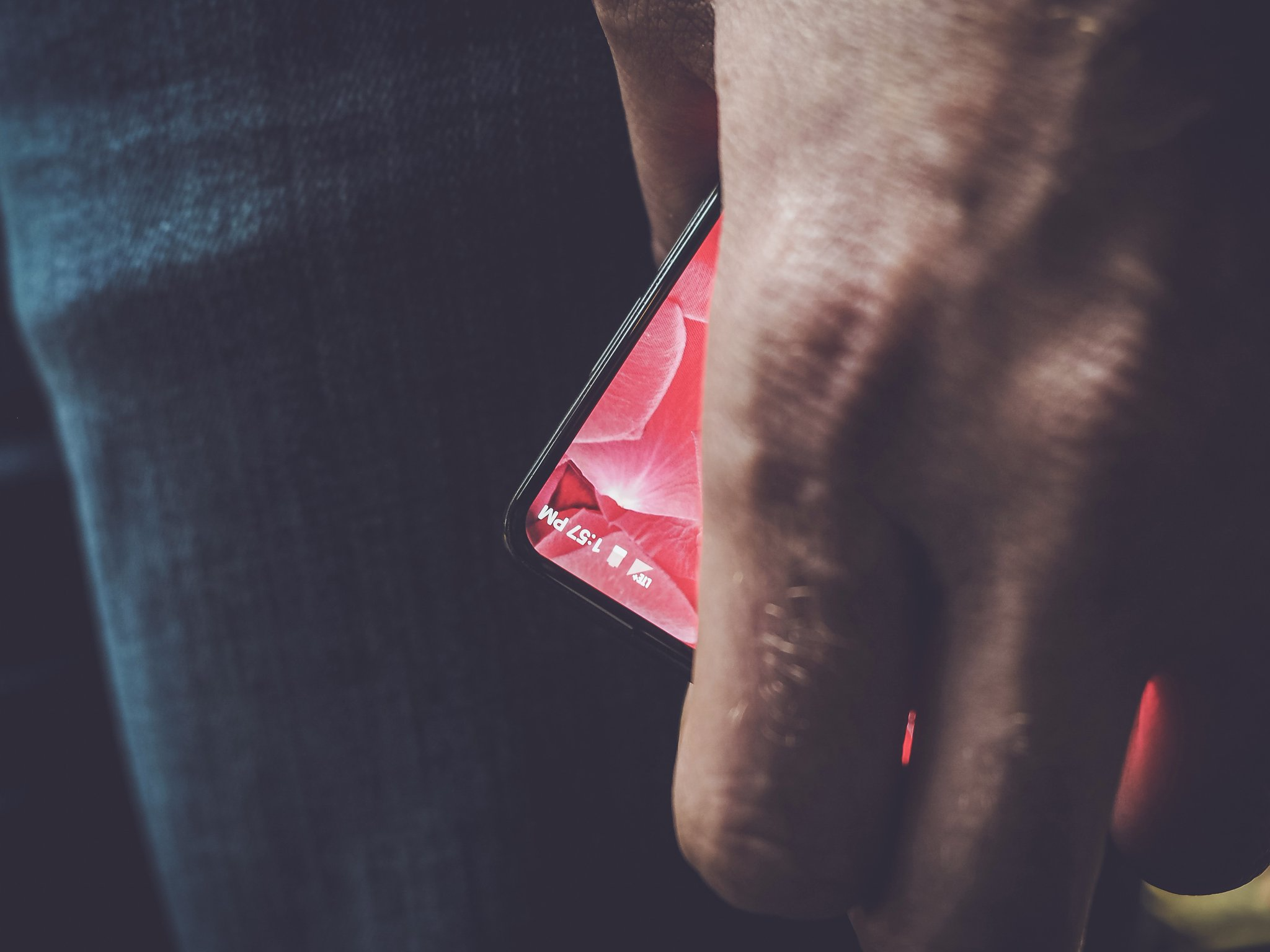 Android creator Andy Rubin teases his upcoming bezel-less smartphone