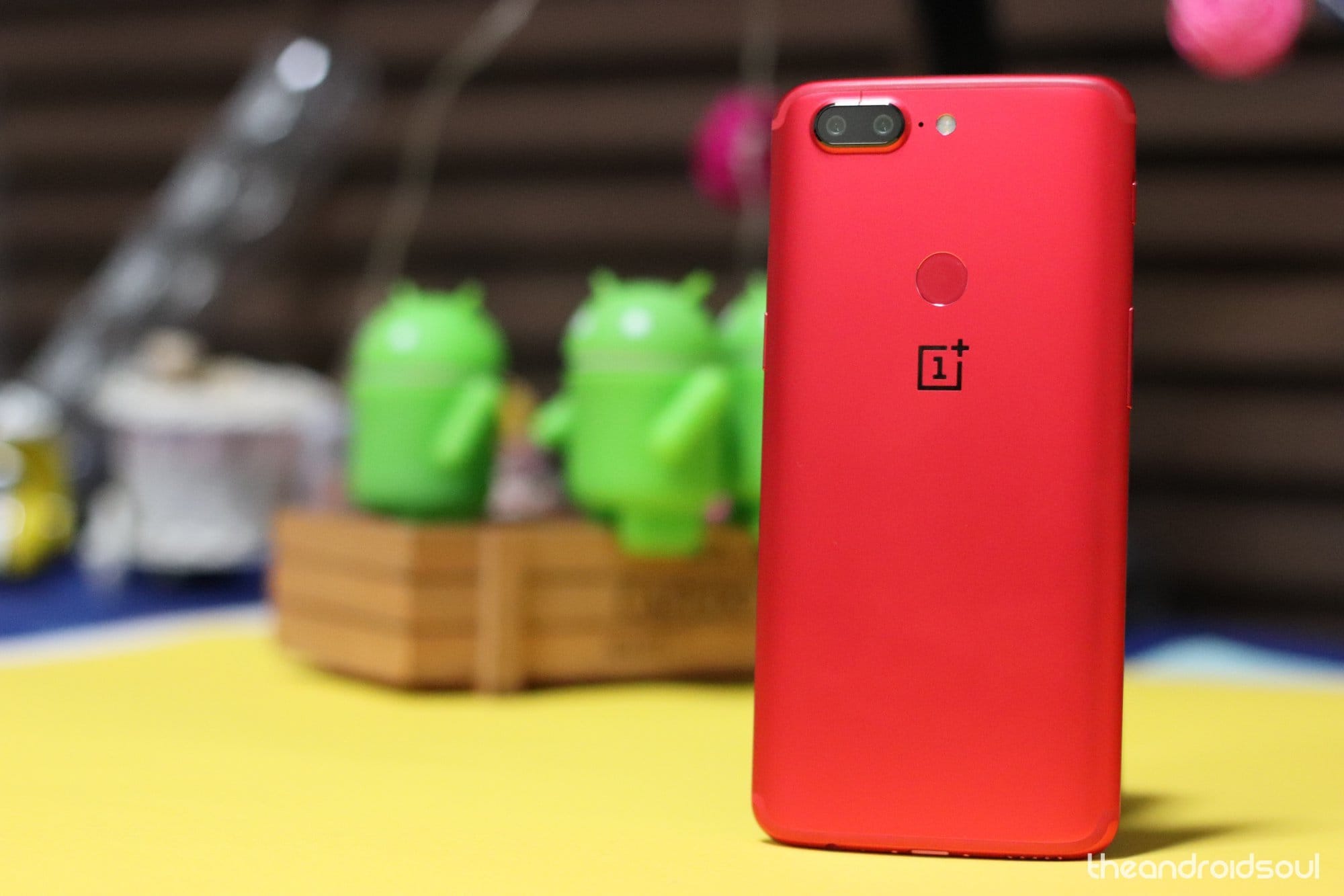 OnePlus 5, 5T get October update as OxygenOS 9.0.9