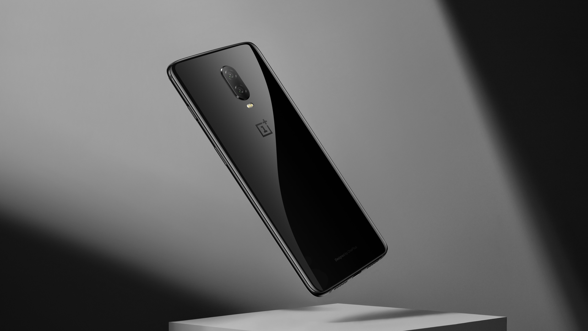 Why buy OnePlus 6T over Poco F1 design