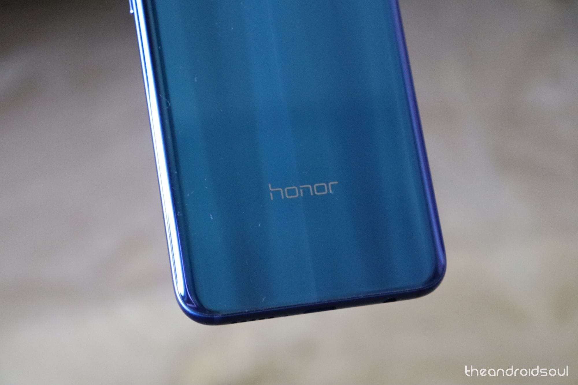 Should you buy Huawei Honor 10 over OnePlus 6T?