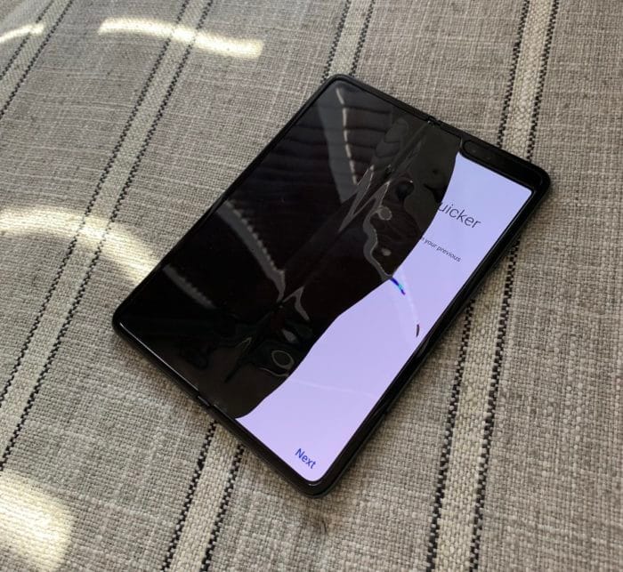 Samsung Galaxy Fold display issues