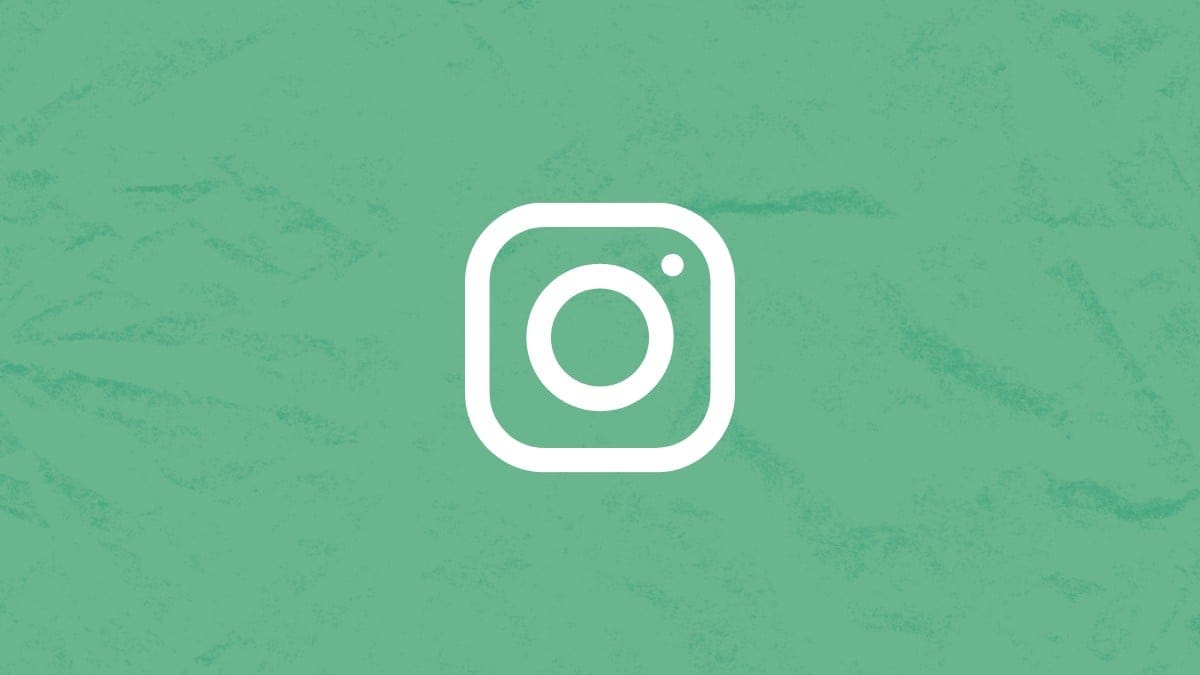 How to change story background on Instagram