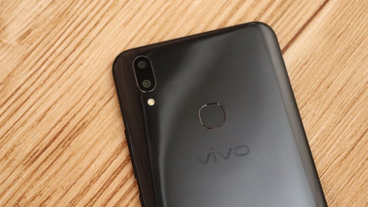 Vivo V9 smartphone